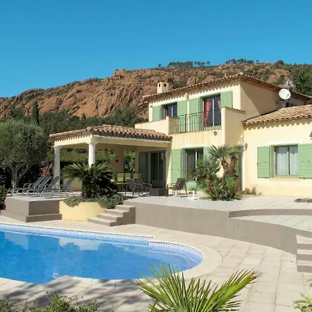 Holiday Ferienhaus Mit Pool Casa de Férias *